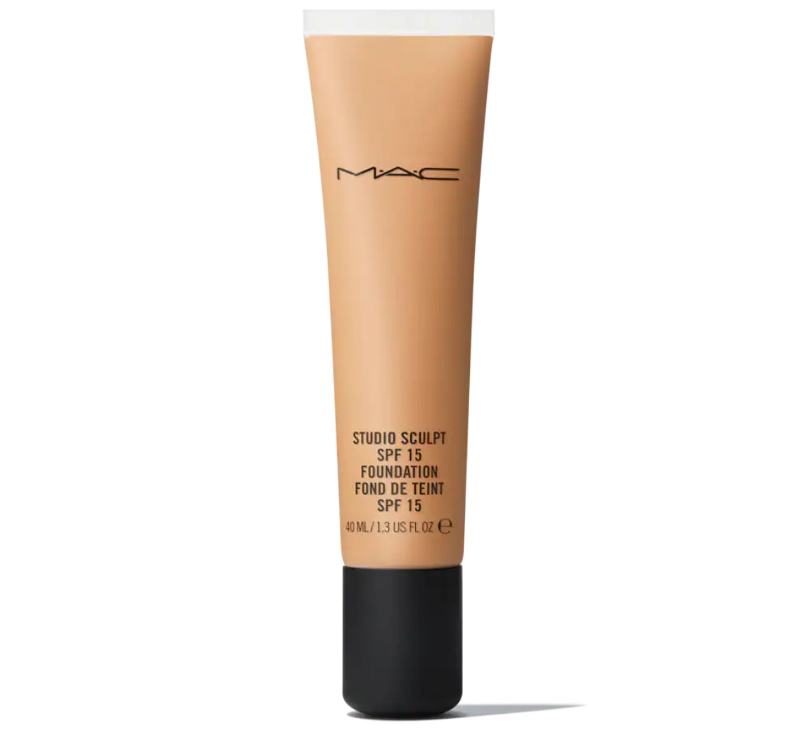 Mac Studio Sculpt SPF 15 24HR Matte Foundation + Oil Control